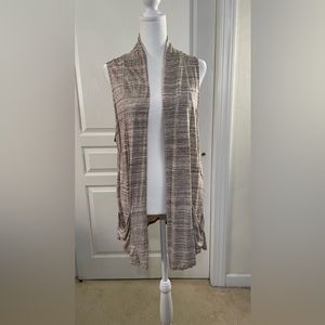 New York & Company Open Sleeveless Vest. Size XL. Brown and white with Pockets.